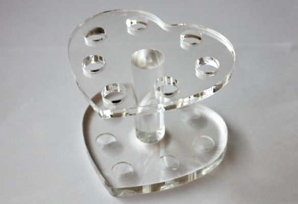 Brush holder in heart shape Brush holder in heart shape